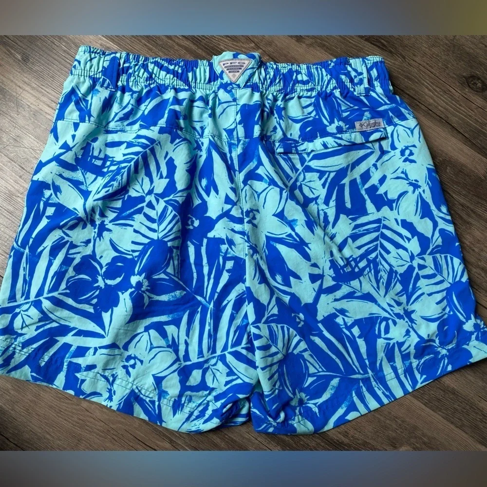 Columbia Men’s PFG Super Backcast Tropical Floral Water Shorts Size M